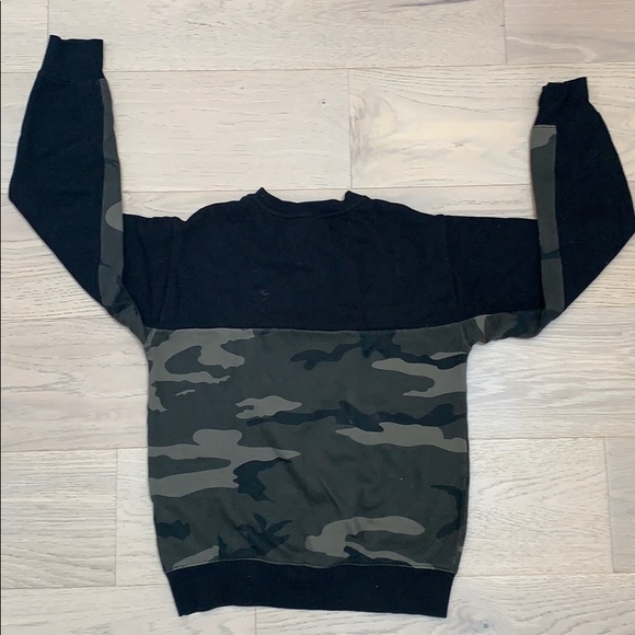 Black and camo TNA crewneck - Picture 2 of 3